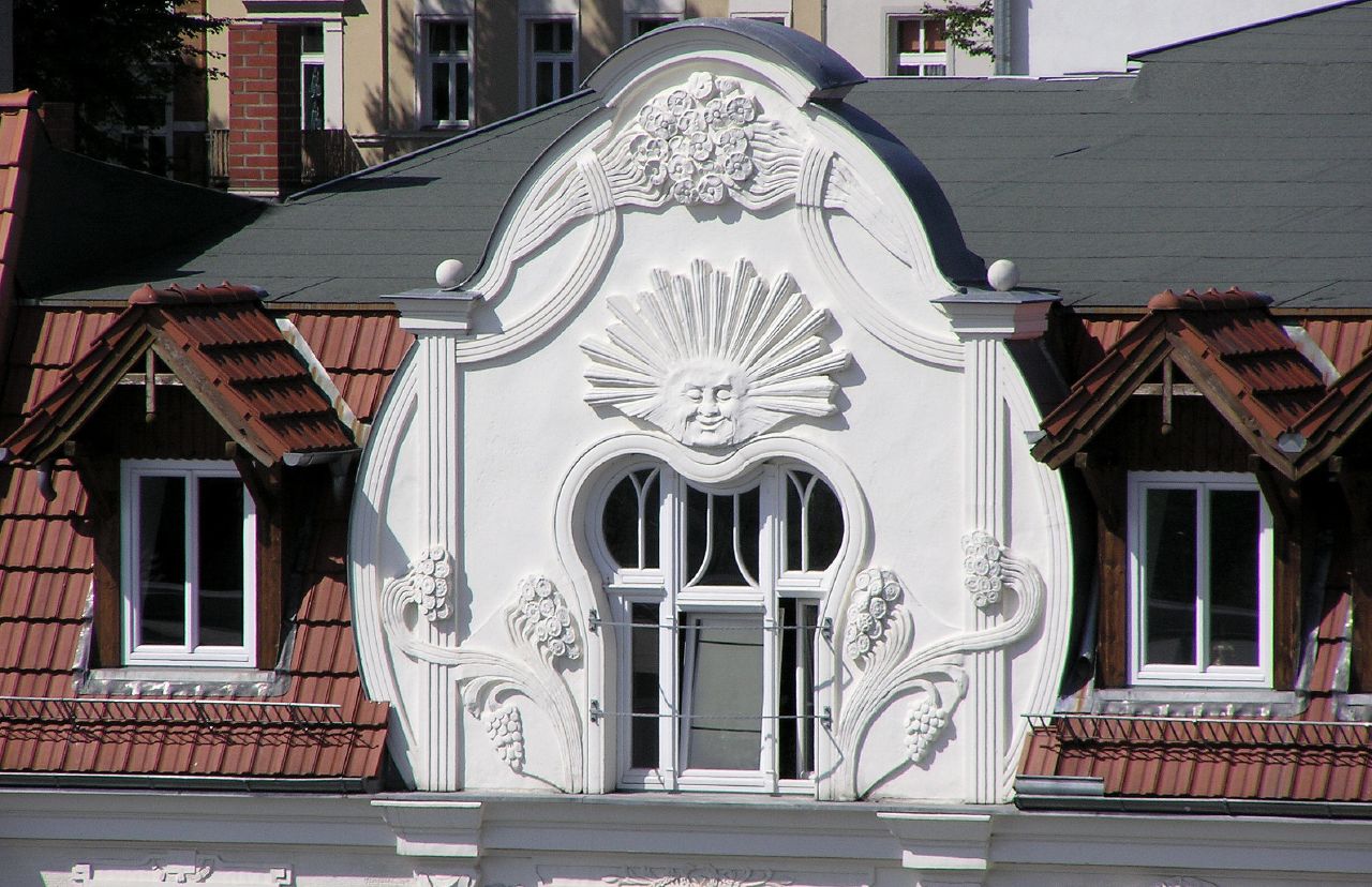 Материалы для лепнины декоративных элементов фасада дома